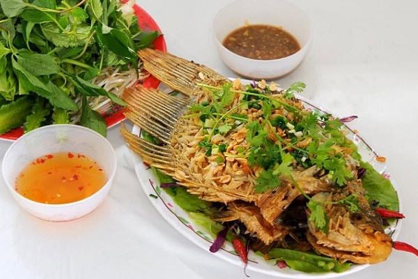 Món ăn ngon từ cá rô phi rán mỡ chài