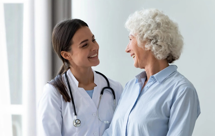 Lời chúc mau khỏi bệnh cho người lớn tuổi ngắn gọn nhưng đầy ấm áp