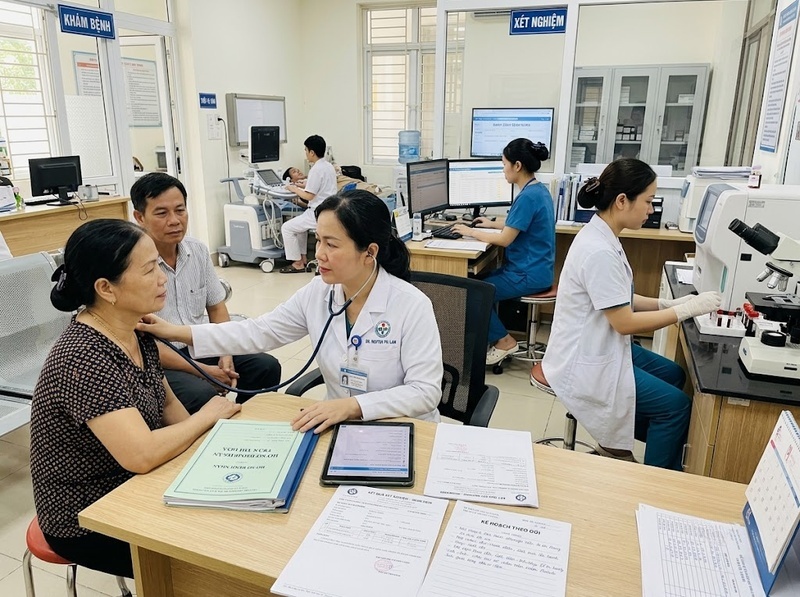Phòng khám có bác sĩ nổi tiếng có tốt không và nên đánh giá thêm gì?