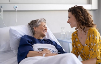 Có bầu đi thăm bệnh được không theo quan niệm dân gian và y học? - Sức khỏe và Gia đình