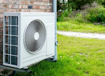 Nguyên nhân cục nóng máy lạnh chảy nước và cách khắc phục