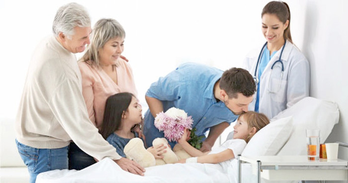 đi thăm bệnh mặc quần ngắn được không